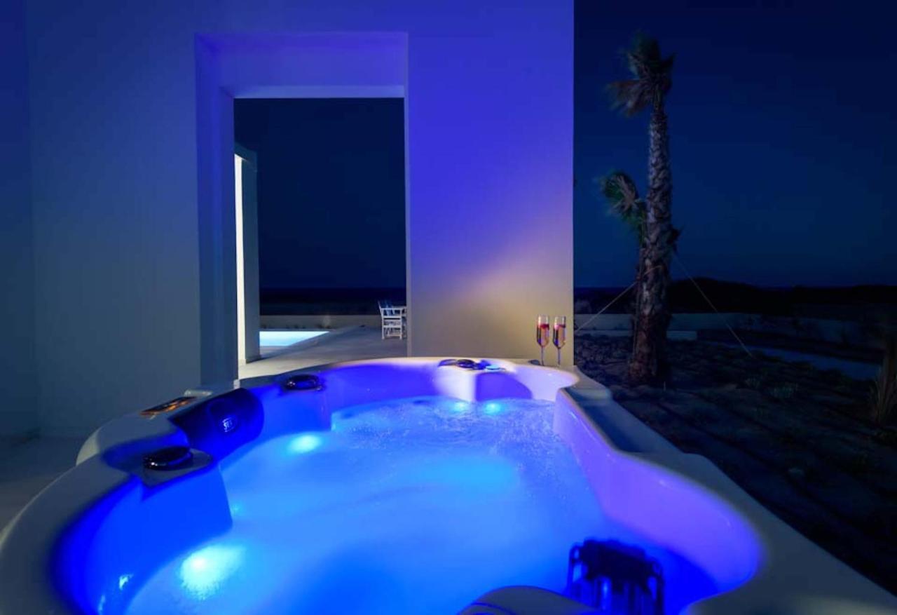 Seashore Beachfront Villa ラクハニア エクステリア 写真