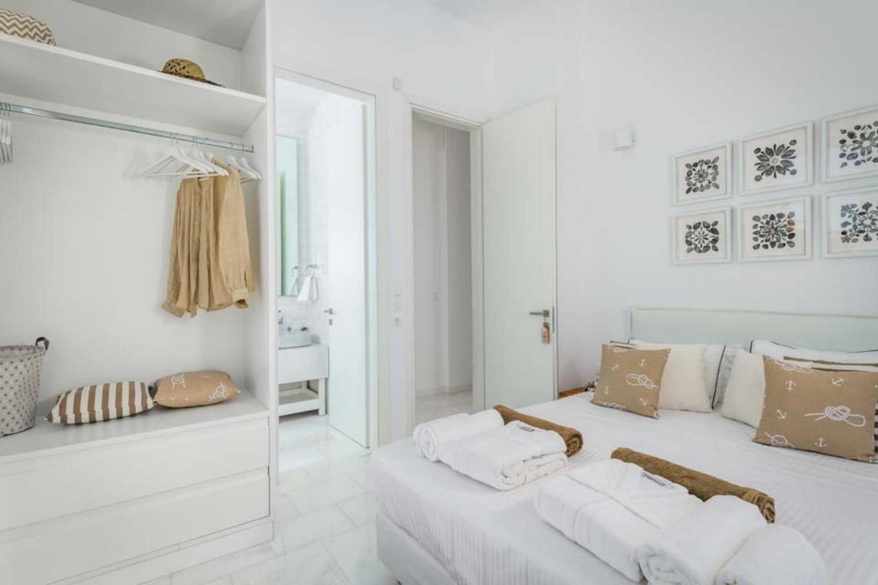 Seashore Beachfront Villa ラクハニア エクステリア 写真
